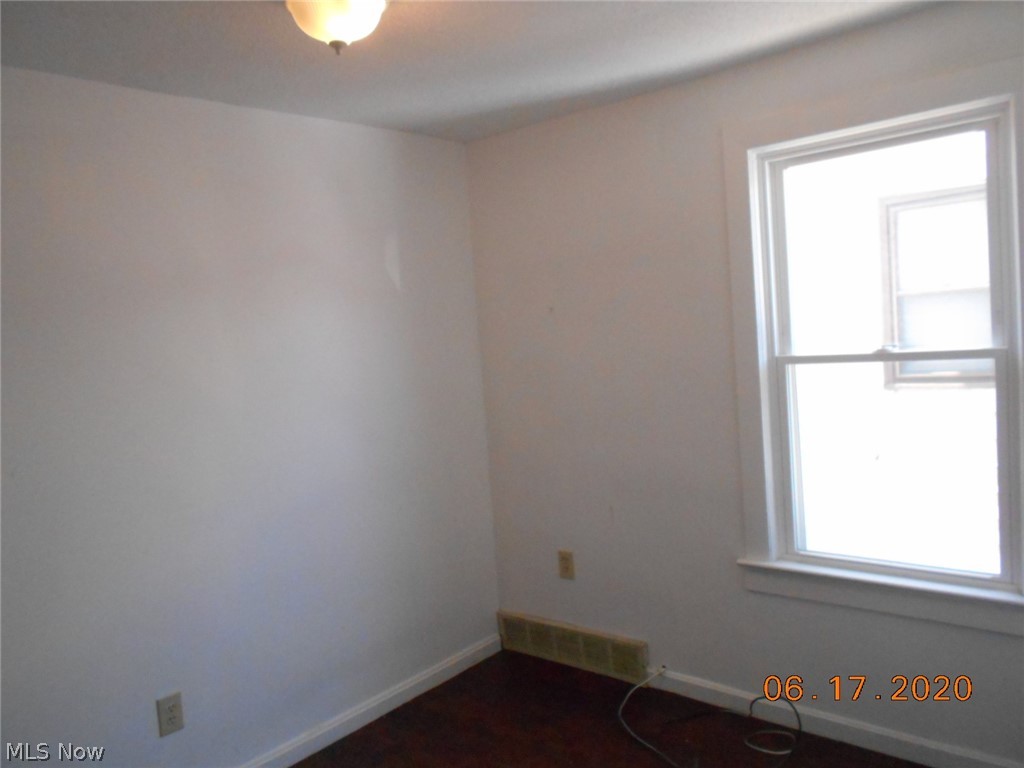 957 Stevenson Road Cleveland, OH 44110 - Photo 13 of 29