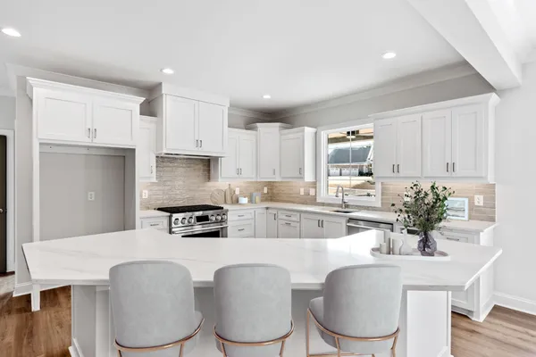 $859,900 | 354 South Monterey Drive, Moore, SC 29369