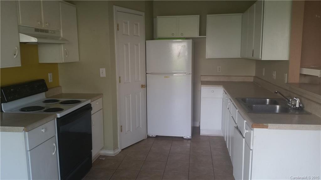 1096 Chapel Creek Road Concord, NC 28025 - Photo 3 of 15