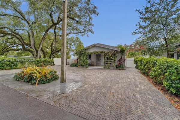 $4,800 | 4541 Southwest 26th Terrace, Dania Beach, FL 33312