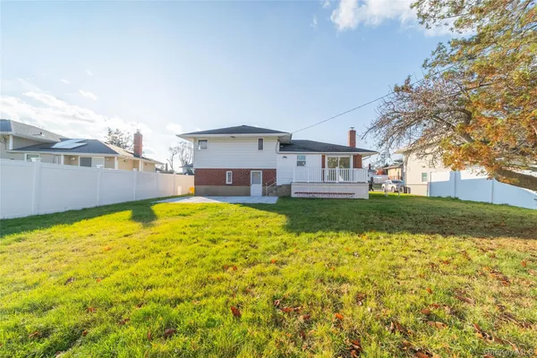 $1,150,000 | 8 Spector Lane, Plainview, NY 11803