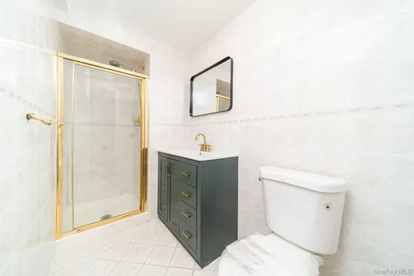 $1,150,000 | 8 Spector Lane, Plainview, NY 11803