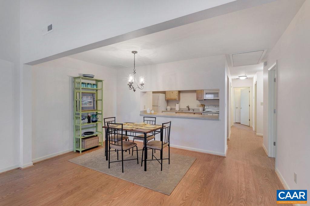 129 Blithe Court Charlottesville, VA 22901 - Photo 4 of 26 Gallery Image 4