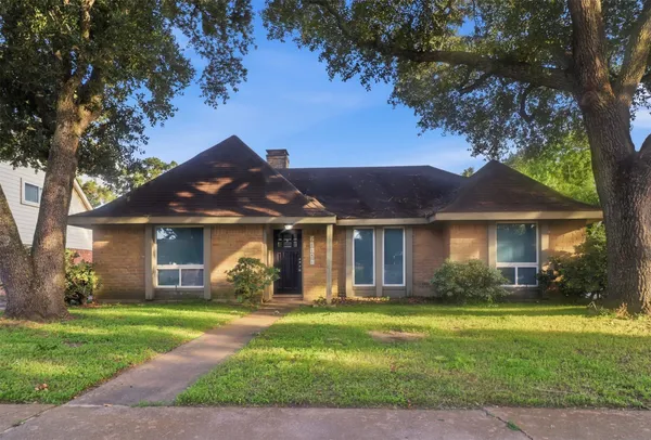$2,400 | 21131 Park Brook Drive, Katy, TX 77450