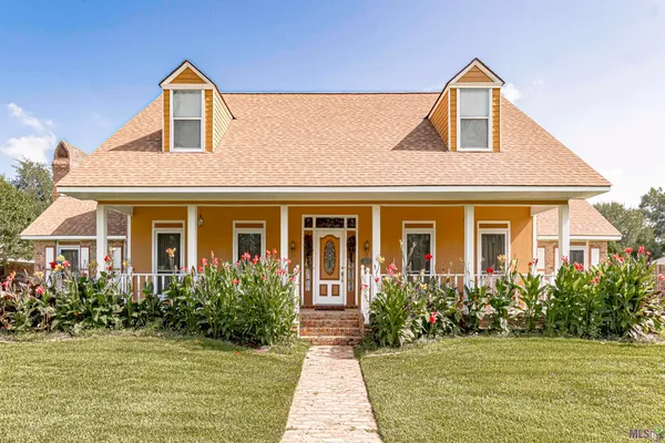 $415,000 | 12111 Lake Sherwood Avenue North, Baton Rouge, LA 70816