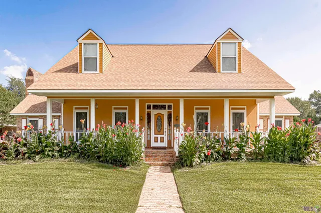 $415,000 | 12111 Lake Sherwood Avenue North, Baton Rouge, LA 70816