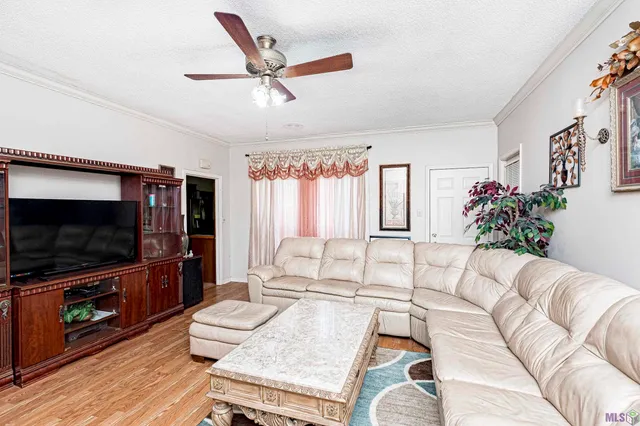 $415,000 | 12111 Lake Sherwood Avenue North, Baton Rouge, LA 70816