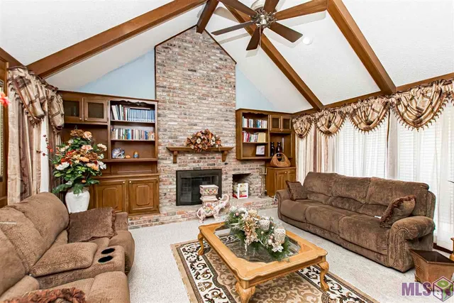 $415,000 | 12111 Lake Sherwood Avenue North, Baton Rouge, LA 70816