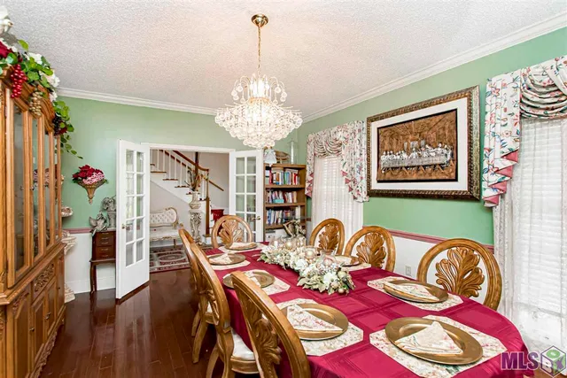 $415,000 | 12111 Lake Sherwood Avenue North, Baton Rouge, LA 70816