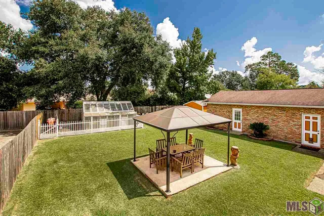 $415,000 | 12111 Lake Sherwood Avenue North, Baton Rouge, LA 70816