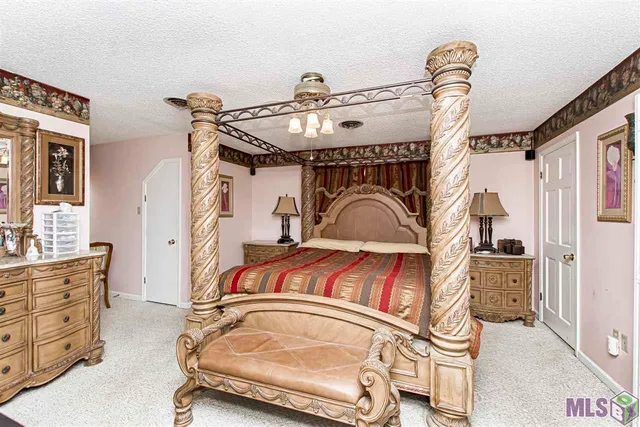 $415,000 | 12111 Lake Sherwood Avenue North, Baton Rouge, LA 70816