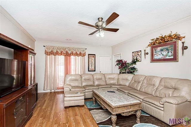 $415,000 | 12111 Lake Sherwood Avenue North, Baton Rouge, LA 70816