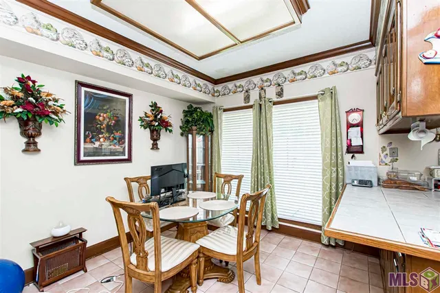 $415,000 | 12111 Lake Sherwood Avenue North, Baton Rouge, LA 70816