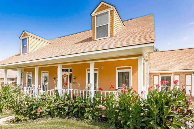 $415,000 | 12111 Lake Sherwood Avenue North, Baton Rouge, LA 70816
