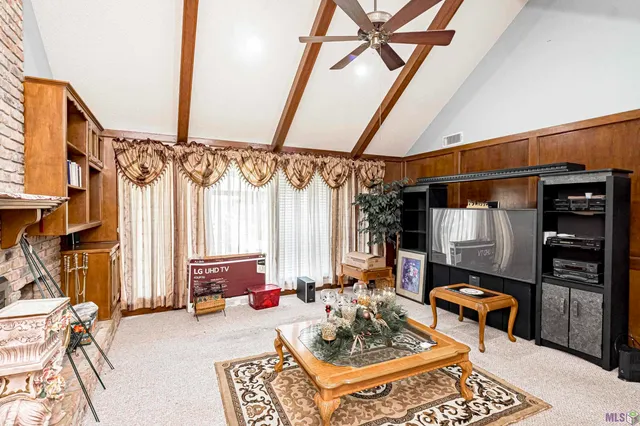 $415,000 | 12111 Lake Sherwood Avenue North, Baton Rouge, LA 70816