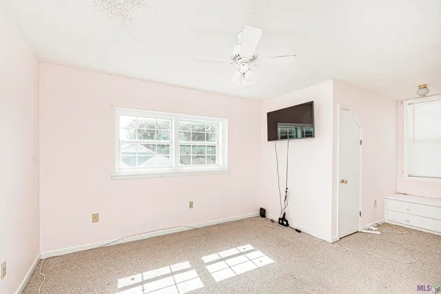 $415,000 | 12111 Lake Sherwood Avenue North, Baton Rouge, LA 70816