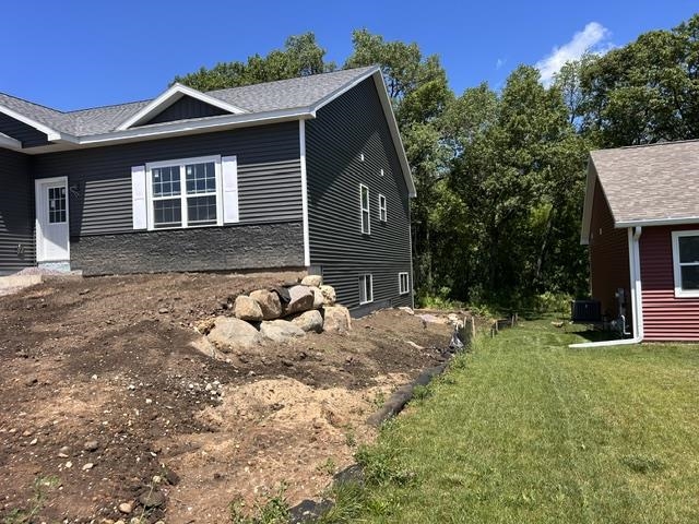 636 Lakeview Avenue Merrimac, WI 53561 - Photo 2 of 20