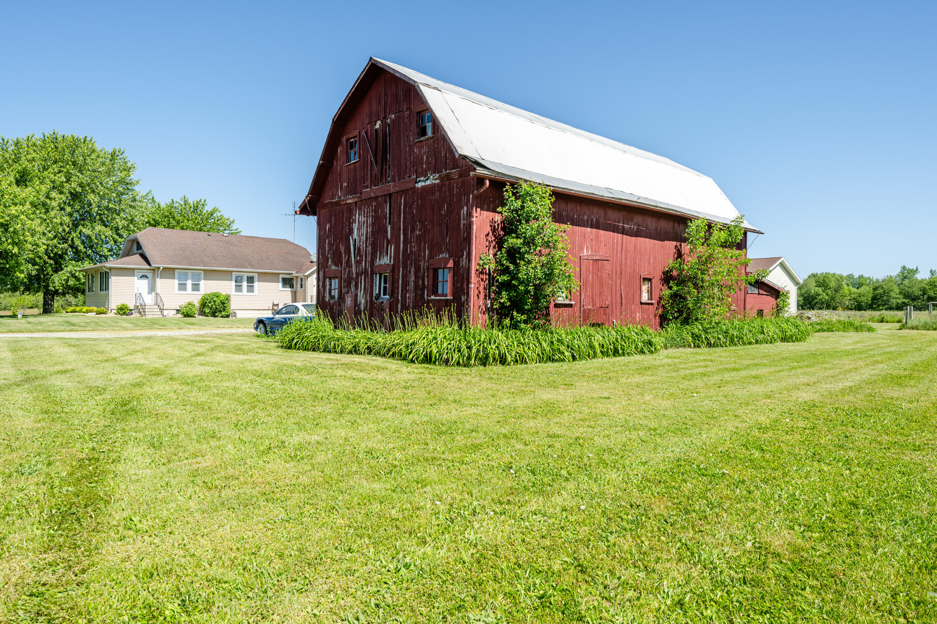 887 West Hinchman Road Baroda, MI 49101 - Photo 6 of 53 Hinchman-106
