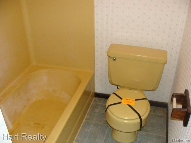 6901 Bailey Road Brown City, MI 48416 - Photo 9 of 17 Bath.jpg