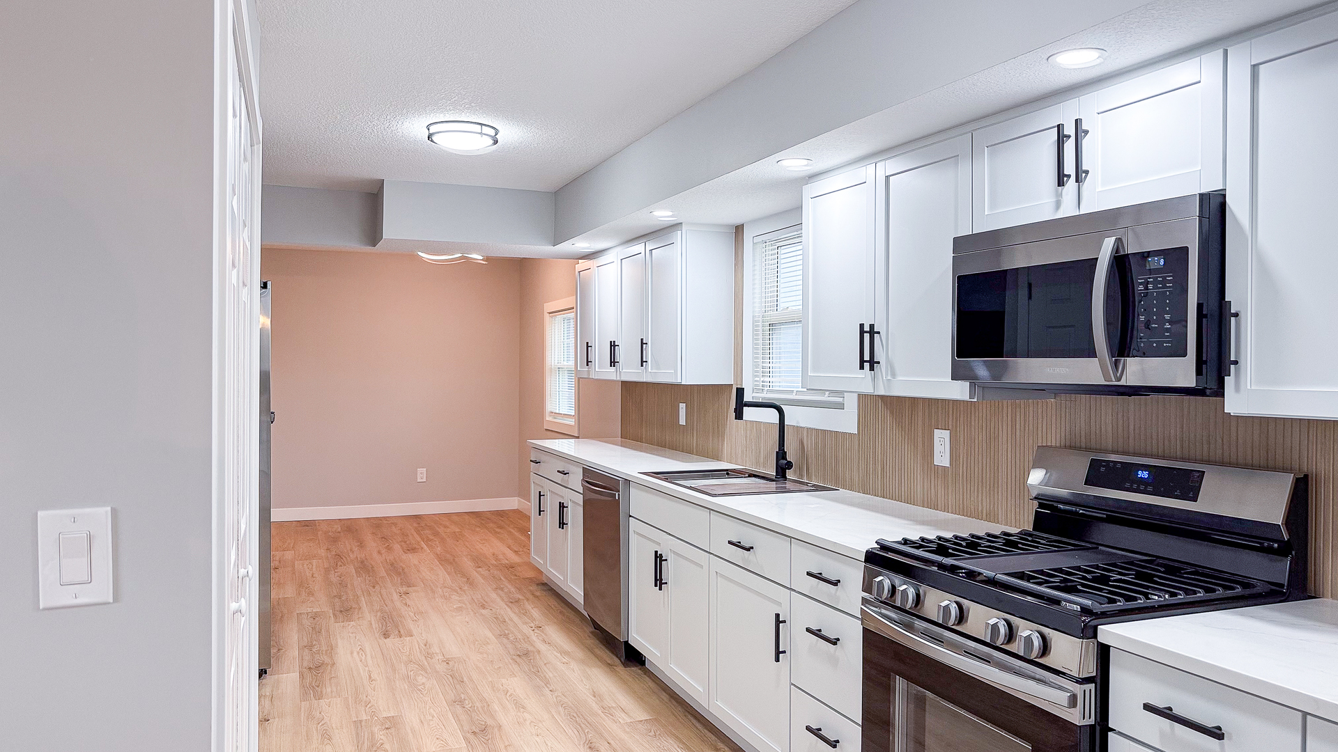 103 2nd Street Broadlands, IL 61816 - Photo 3 of 55