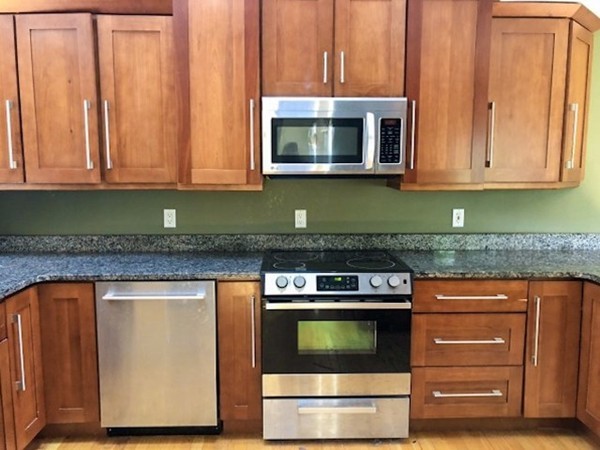 148 Candlestick Road North Andover, MA 01845 - Photo 7 of 21 Gallery Image 7