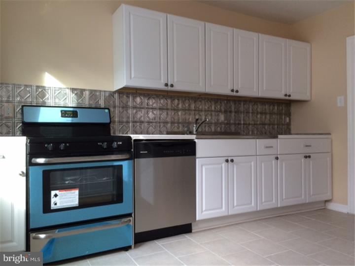 308 Bayard Road Upper Darby, PA 19082 - Photo 5 of 18