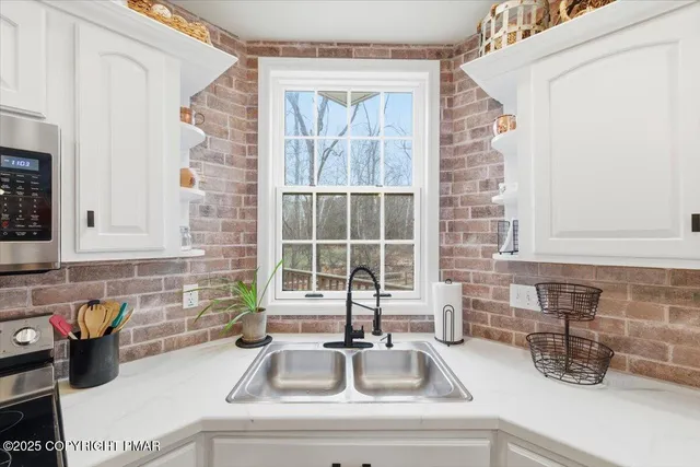 $649,900 | 101 Mcmichael Drive, Stroudsburg, PA 18360