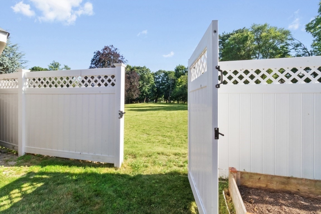 11 Bogandale Road Boston, MA 02132 - Photo 23 of 24