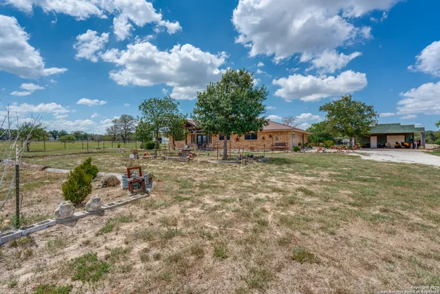 $650,000 | 300 County Road 324, Adkins, TX 78101