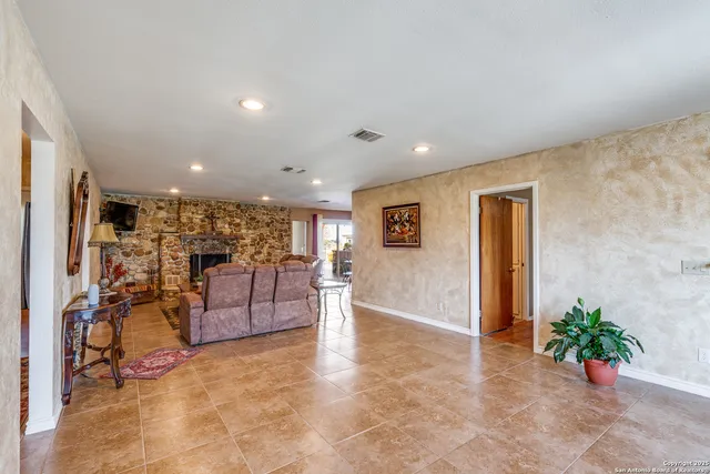 $650,000 | 300 County Road 324, Adkins, TX 78101