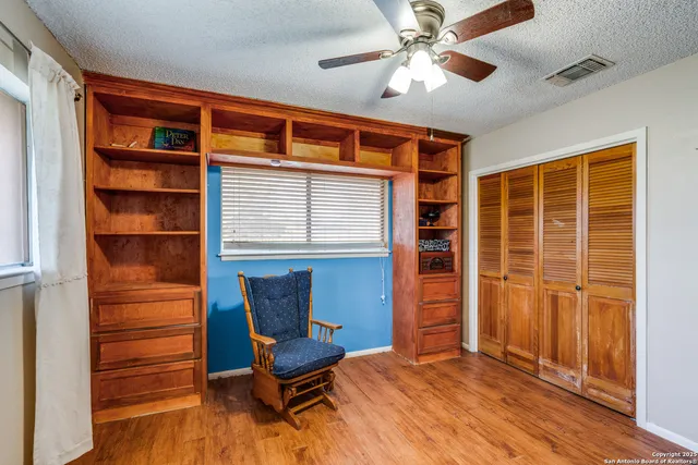 $650,000 | 300 County Road 324, Adkins, TX 78101