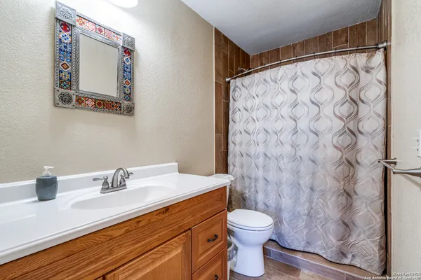 $628,000 | 300 County Road 324, Adkins, TX 78101