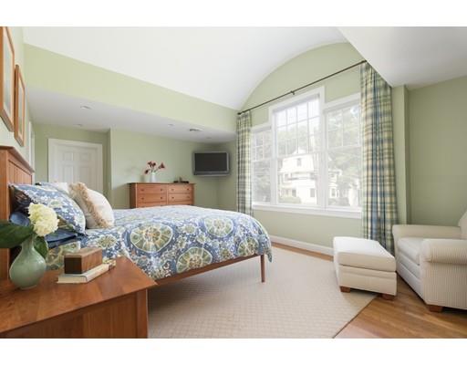 111 Crest Road Wellesley, MA 02482 - Photo 13 of 27