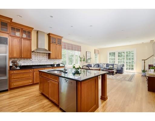 111 Crest Road Wellesley, MA 02482 - Photo 4 of 27