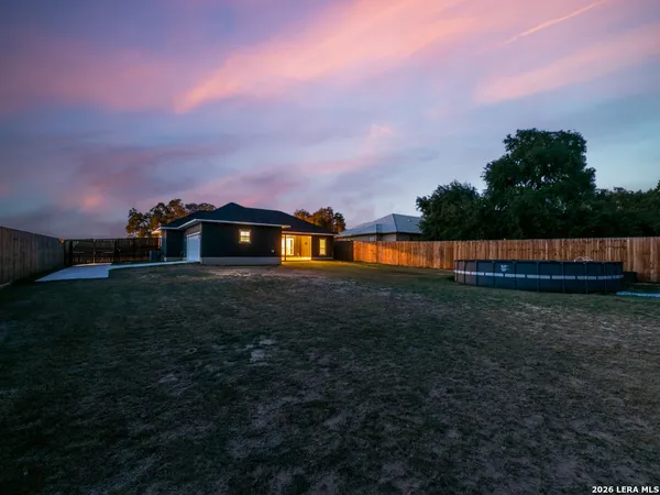 $465,000 | 1015 Timbercrest, Pleasanton, TX 78064