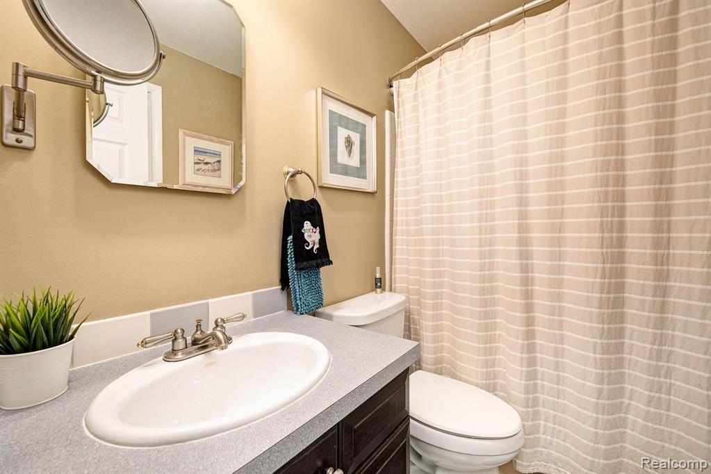 190 Dalton Drive Rochester Hills, MI 48307 - Photo 17 of 25