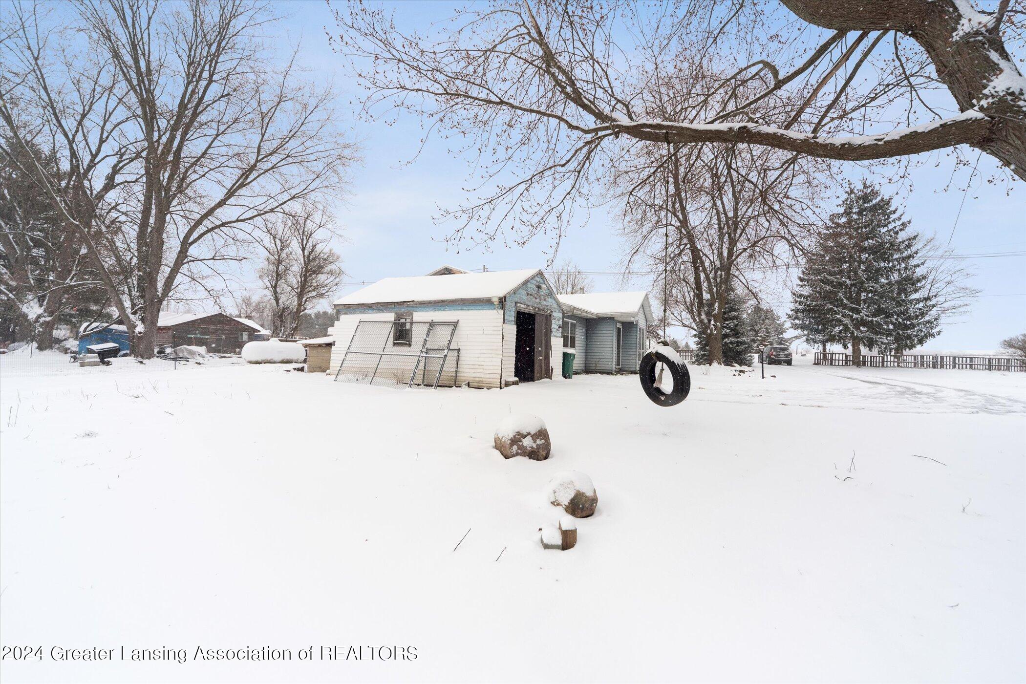 469 North Eifert Road Mason, MI 48854 - Photo 29 of 33 29-469-N-Eifert-Rd-Mason-MI-48854-Window