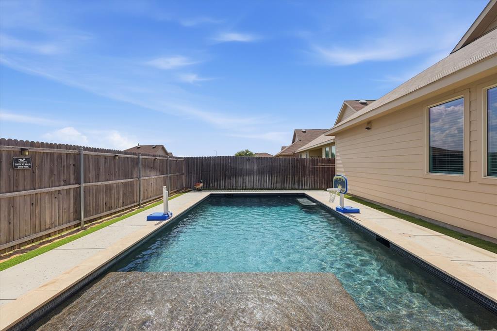 645 Ridgeback Trail Fort Worth, TX 76052 - Photo 34 of 39
