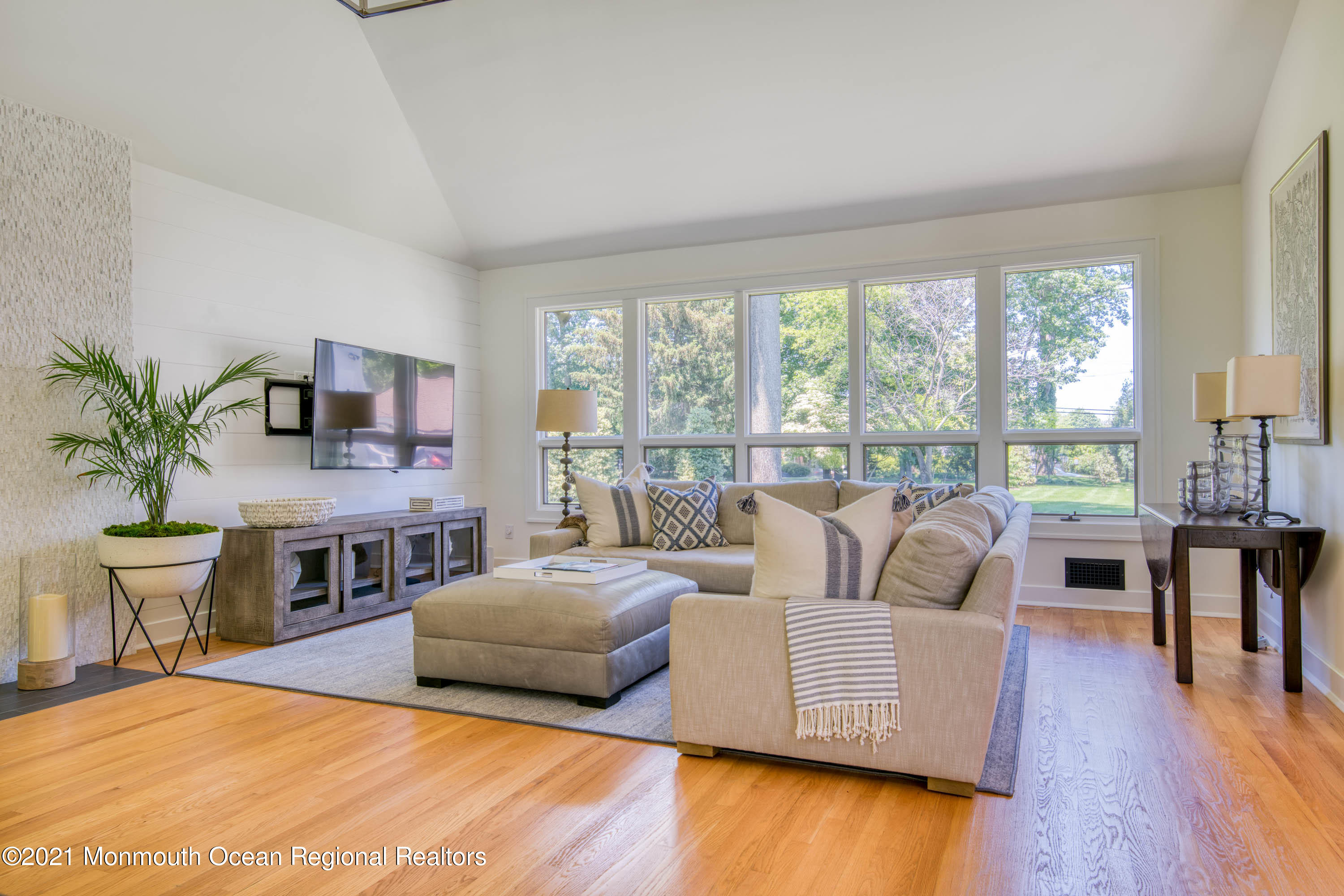 63 Ridge Road Rumson, NJ 07760 - Photo 14 of 66 7BF518F0-95EC-4072-88EF-1924FF73170D