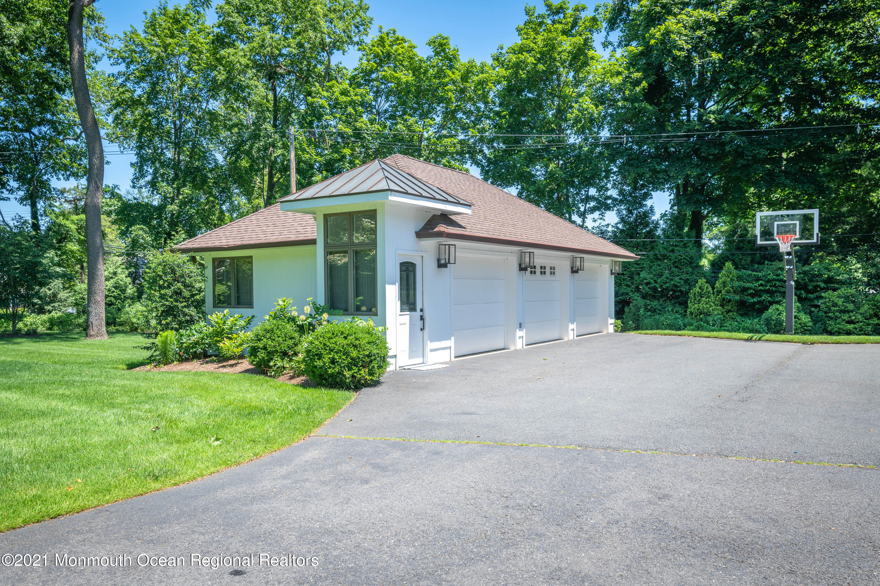 63 Ridge Road Rumson, NJ 07760 - Photo 7 of 66 F08B793C-9045-44D9-AEFC-07D0DBD23315