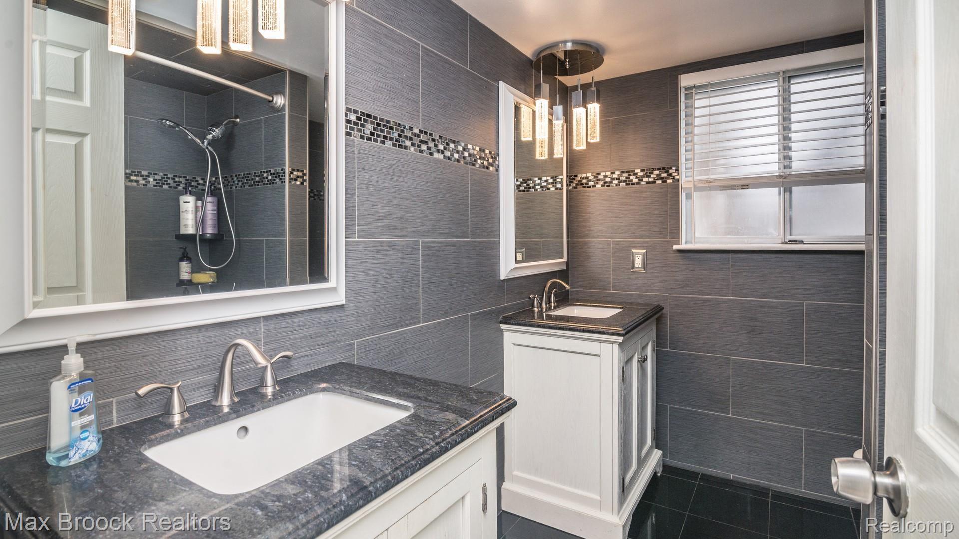 2209 Frazho Road Warren, MI 48091 - Photo 24 of 34 027_0.jpg