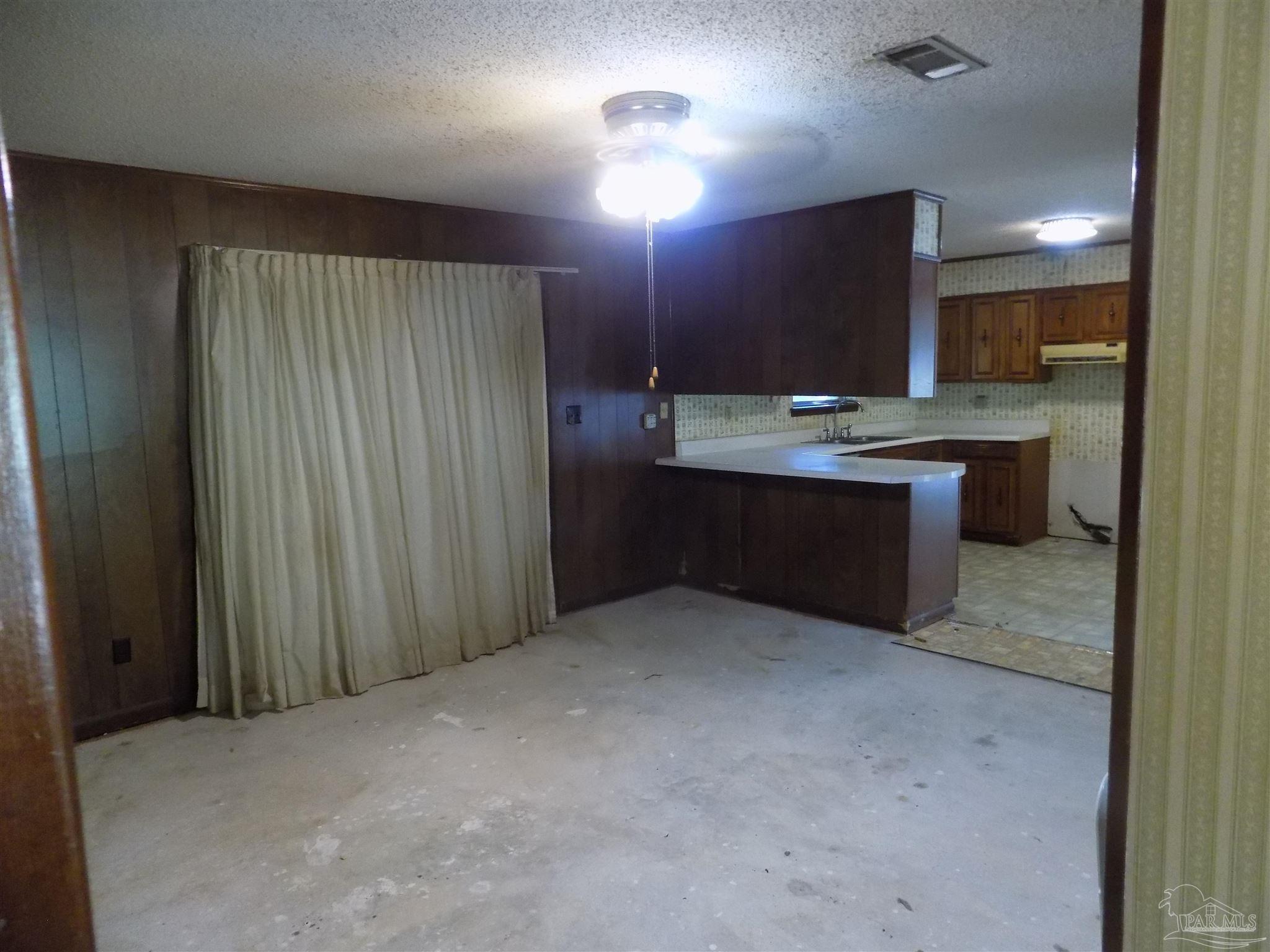 7114 Wymart Road Pensacola, FL 32526 - Photo 9 of 19 Gallery Image 9
