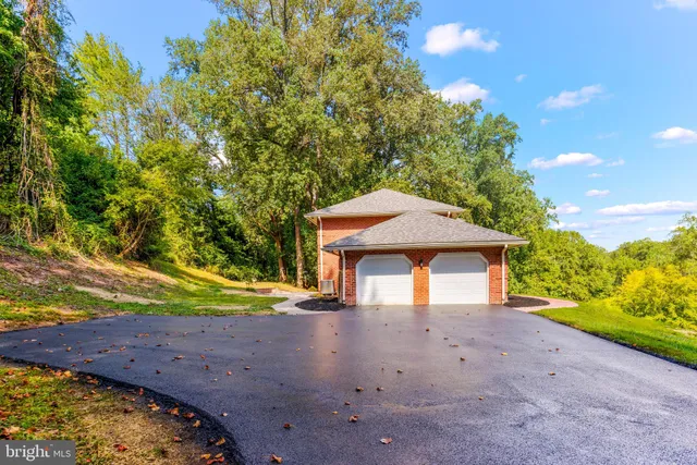 $880,000 | 4 7 Springs Court, Phoenix, MD 21131