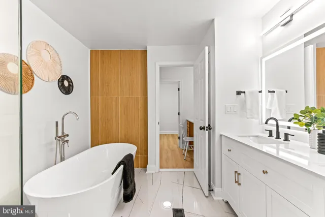 $880,000 | 4 7 Springs Court, Phoenix, MD 21131