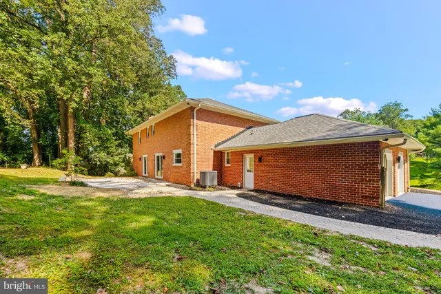 $880,000 | 4 7 Springs Court, Phoenix, MD 21131