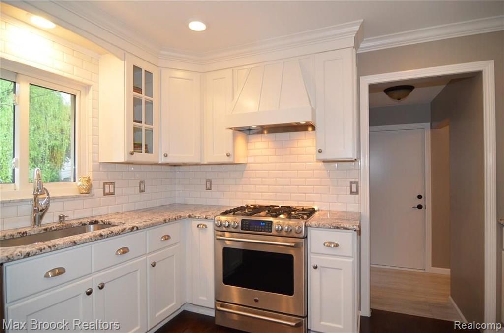 2183 Wayward Drive Rochester Hills, MI 48309 - Photo 16 of 44