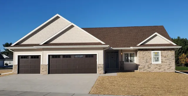$529,500 | 4401 Scottys Drive, Janesville, WI 53546