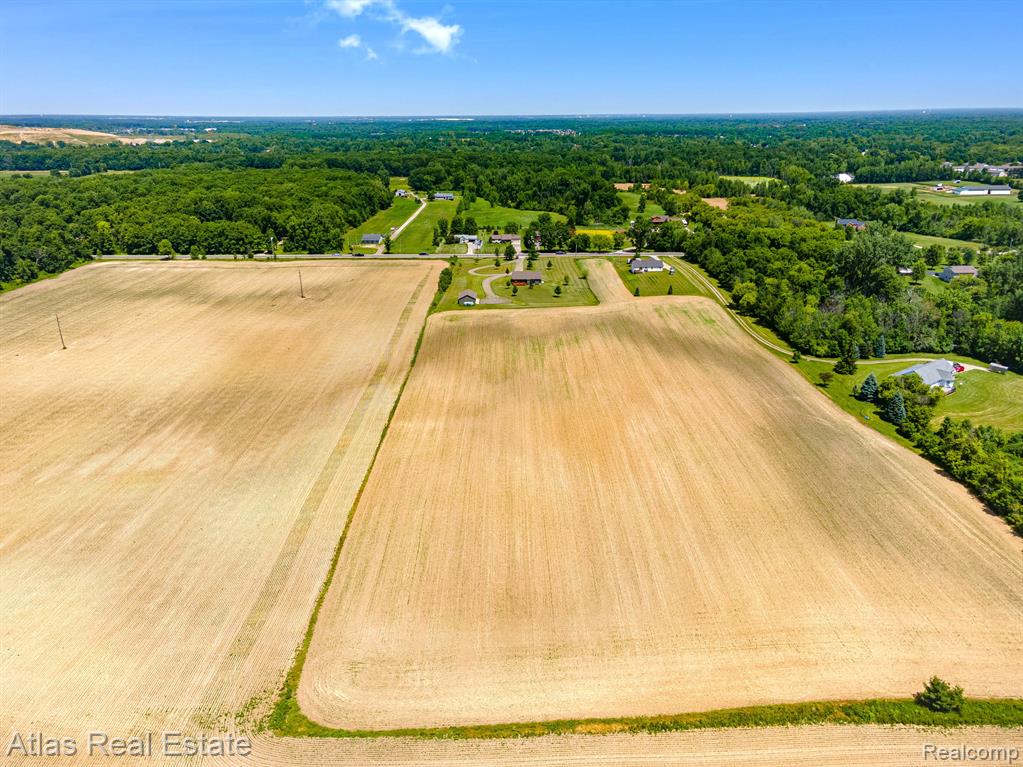 1379 Baldwin Road Fenton, MI 48430 - Photo 6 of 51
