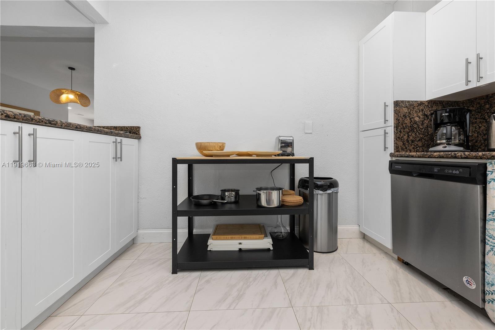 1331 Northeast 160th Street North Miami Beach, FL 33162 - Photo 15 of 31