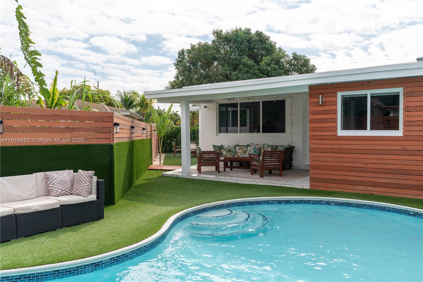 1331 Northeast 160th Street North Miami Beach, FL 33162 - Photo 25 of 31